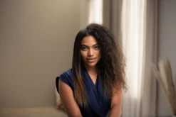 HOT TOOLS Dual Plate Straightener Limited Giftpack 7 HOT TOOLS Dual Plate Straightener Limited Giftpack -L'Oreal Verkoop 202108 hottools 40 art dualplate lifestyle v3 360 min