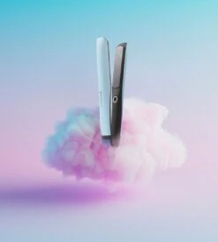 Ghd Platinum+ Styler Limited Edition Blue -L'Oreal Verkoop ss22 heroproduct lifestyle cloud blue plat hr rgb prt exp1023